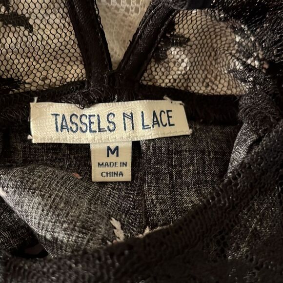 Gorgeous Black Floral and Paisley Printed Dress Lace Inset Long Sleeve NWOT MED - Picture 10 of 12